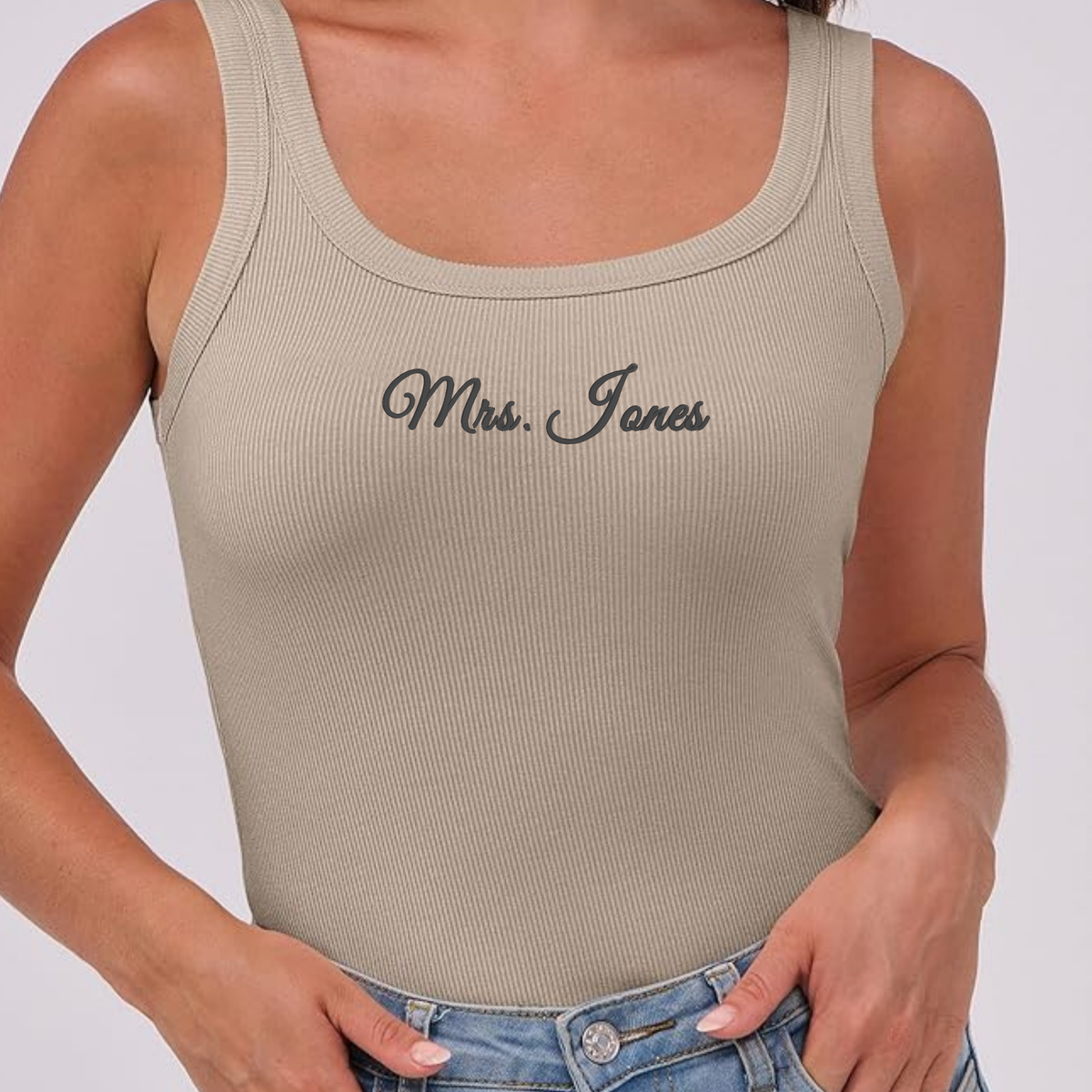 CURSIVE TEXT SLEEVELESS SCOOP NECK TOP - EMBROIDERY